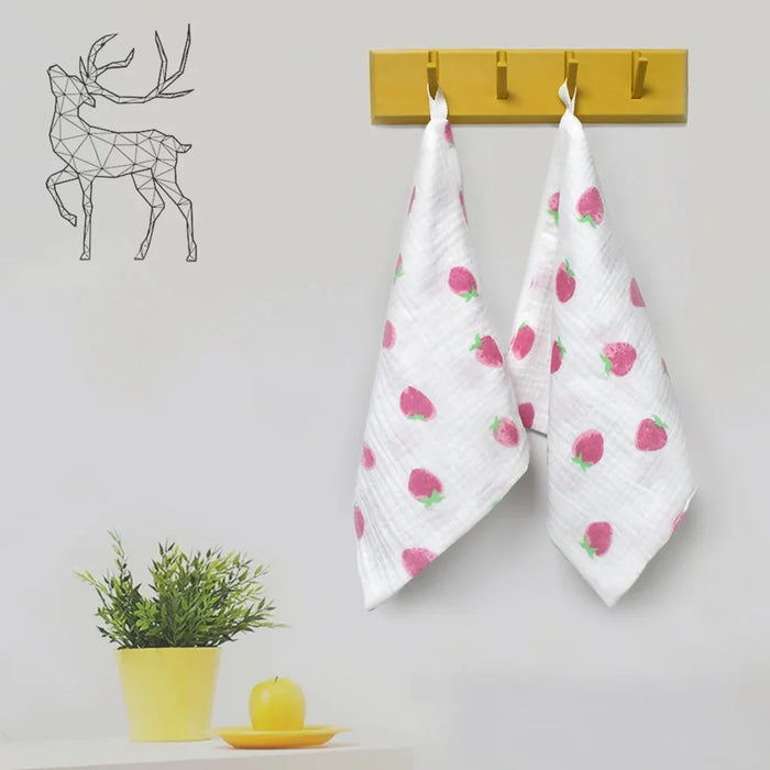 4Pcs/Set Gauze Cotton Towel Soft Square 4-Layer Hand Towels 25x25cm Strawberry Handkerchief Cute Wipe Cloth  Children Adult