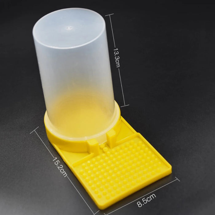 Plastic Bee Drinking Waterer Feeder Safe Non-toxic Lightweight Honey Bee Nest Door Feeding Drinking Water Box for Beekeeper