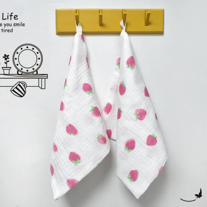 4Pcs/Set Gauze Cotton Towel Soft Square 4-Layer Hand Towels 25x25cm Strawberry Handkerchief Cute Wipe Cloth  Children Adult