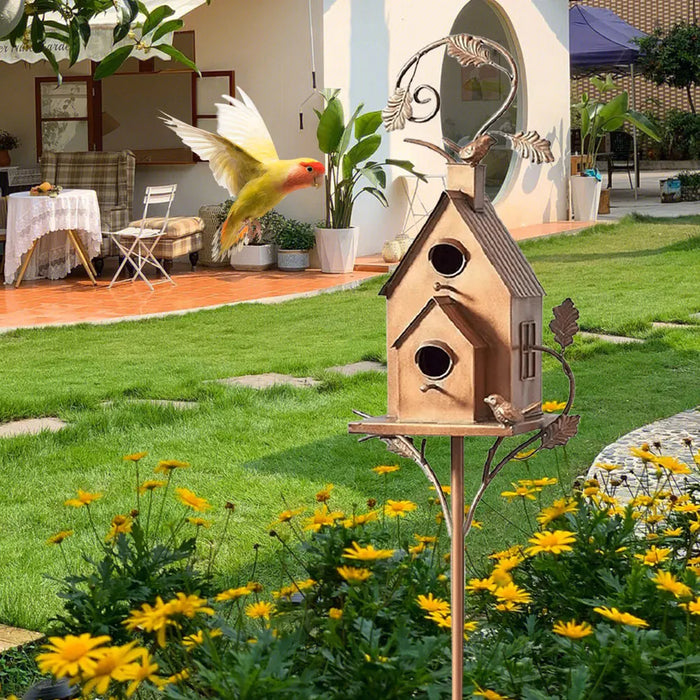 Birdhouse Garden Stakes Metal Bird House with Pole Iron Art Courtyard Bird Feeder Bird Houses for Outdoor Garden Yard Decoration